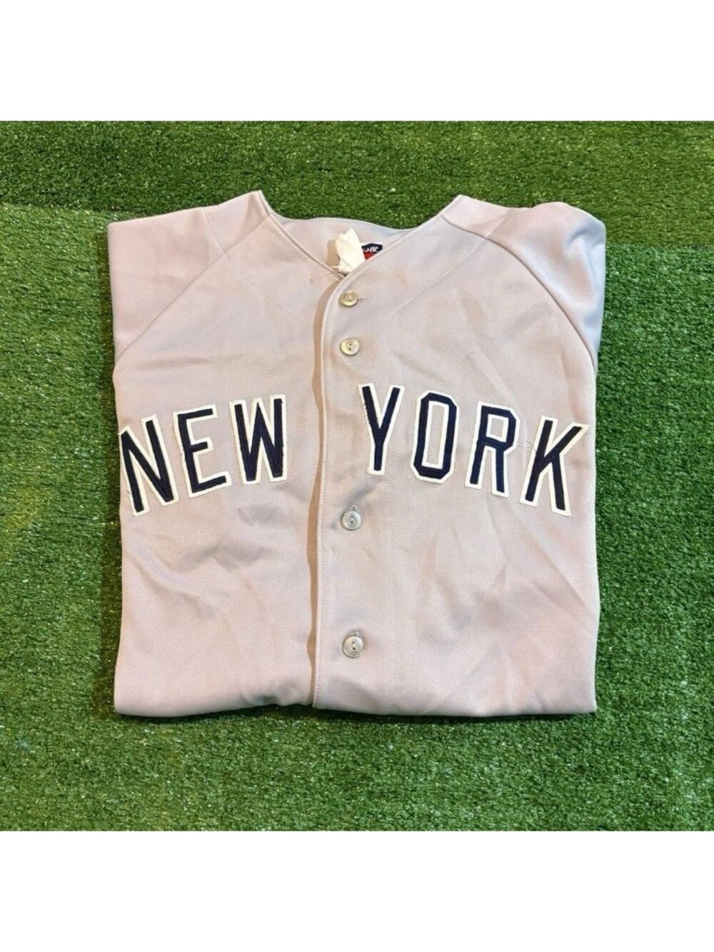 Vintage New York Yankees jersey mens XL gray majestic derek jeter Y2K away